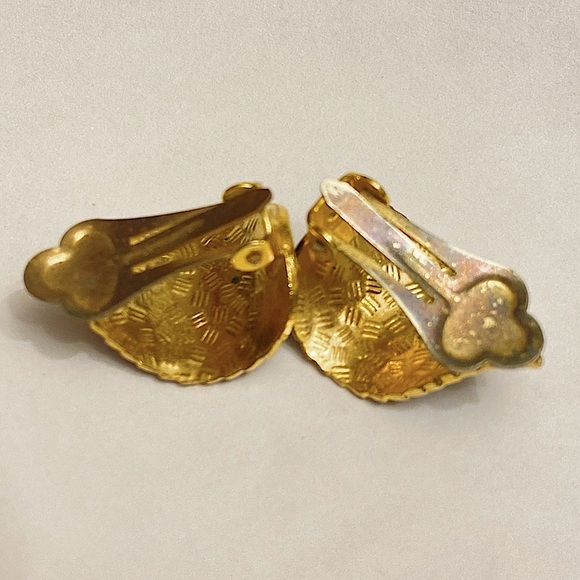 Leaf-Shaped Cloisonné Clip On Earrings Vintage. - Picture 2 of 3